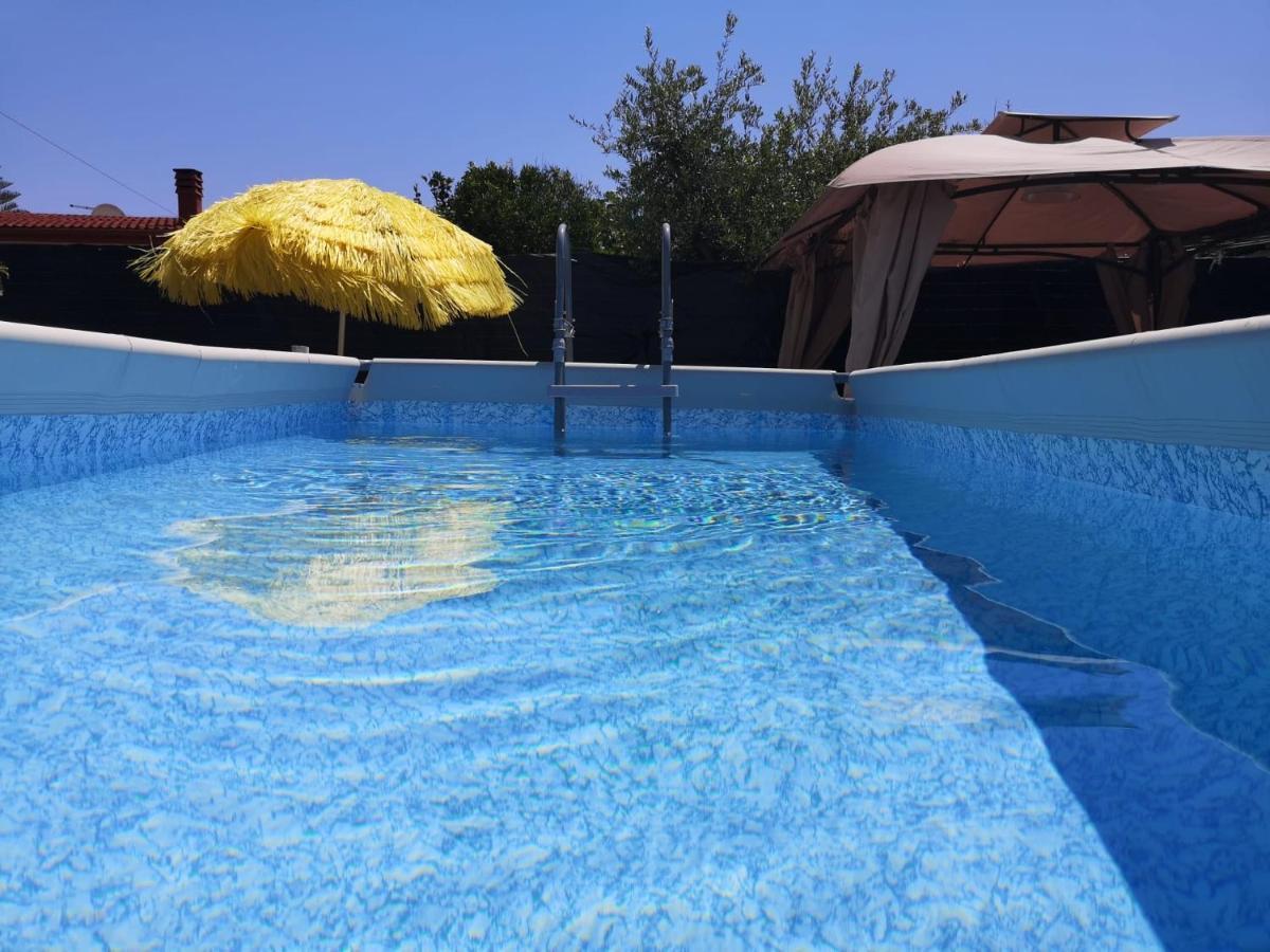 Rhaele Villa Taranto